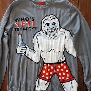 Ugly Christmas sweater 😜🎄